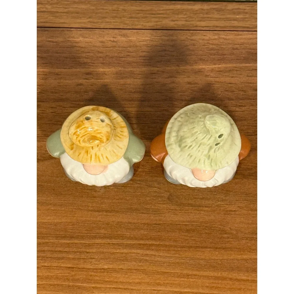 Gnome‎ Salt and Pepper Shakers! 3.5
